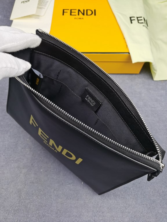 Brand FENDIStyle Men's Silkscreen Monogrammed Men's BagItem No. 368568Color blackMaterial imported nappa cowhide leatherSize 27205 FENDI upgraded version of the small monster men's men's bag, made of imported first layer