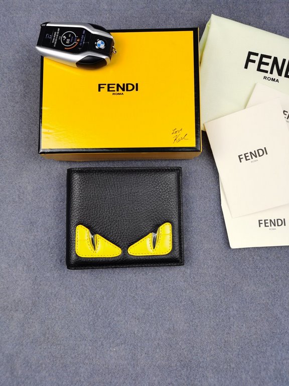 Brand FENDIStyle Wrestling Yellow ClipItem No. 968568Color blackSize 129.52Material large surface with the imported first layer of lychee wrestling cowhide, lining with black imported first layer of lychee wrestling cowh