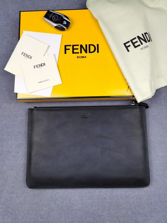 Brand FENDIModel Black Eye ClutchItem No. 168568Color BlackSize 30202Material imported nappa leather  FENDI pouch Fendi handbag   super explosive models come to pull, the first layer of imported Napa cowhide hand-stitche