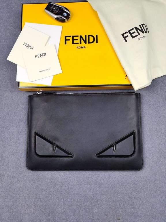 Brand FENDIModel Black Eye ClutchItem No. 168568Color BlackSize 30202Material imported nappa leather  FENDI pouch Fendi handbag   super explosive models come to pull, the first layer of imported Napa cowhide hand-stitche