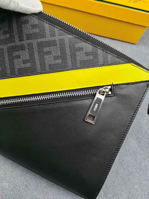 Brand FENDI FendiStyle PVC yellow man bagItem No. 368568Color blackMaterial imported nappa leather   double letters PVCSize 27205 FENDI upgraded version of the small monster men's men's bag, made of imported first layer 