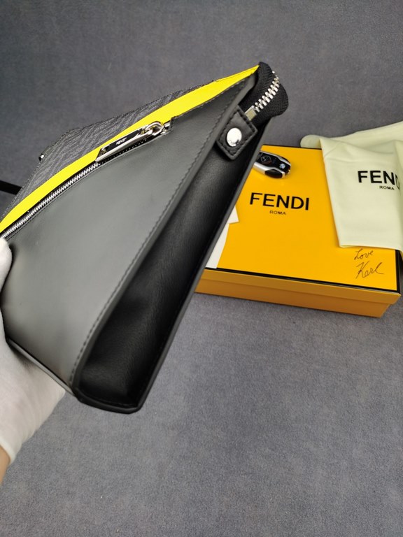 Brand FENDI FendiStyle PVC yellow man bagItem No. 368568Color blackMaterial imported nappa leather   double letters PVCSize 27205 FENDI upgraded version of the small monster men's men's bag, made of imported first layer 