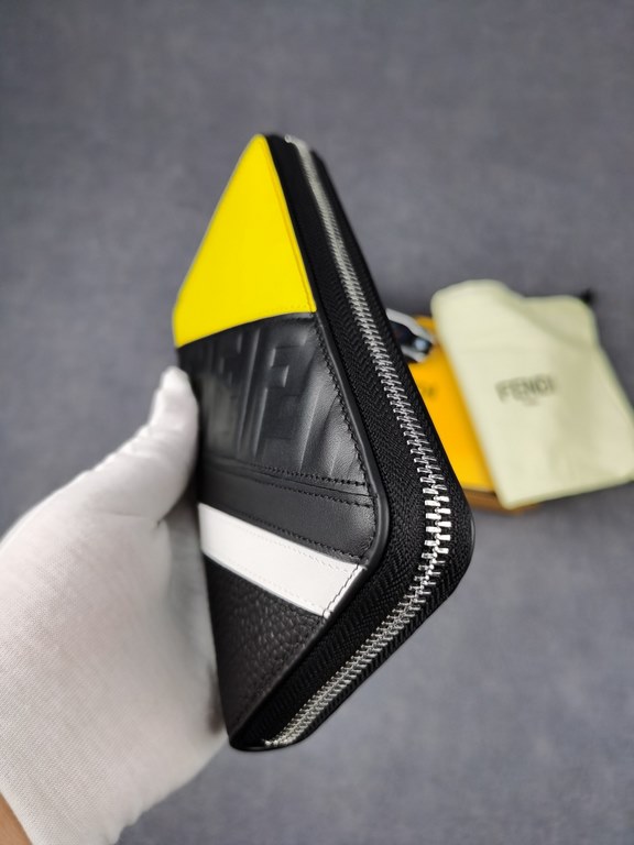 Brand FENDI FendiModel LitchiItem No. 868568Color black   lemon yellowSize 19.510.53Material large surface with imported first layer litchi grain cowhide   nappa cowhide, lining with yellow sheepskin, feel delicateFENDI 