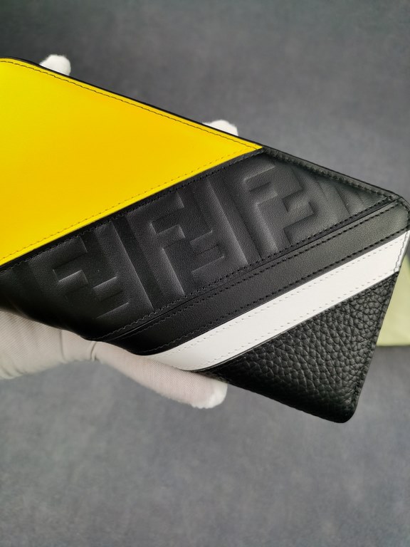 Brand FENDI FendiModel LitchiItem No. 868568Color black   lemon yellowSize 19.510.53Material large surface with imported first layer litchi grain cowhide   nappa cowhide, lining with yellow sheepskin, feel delicateFENDI 