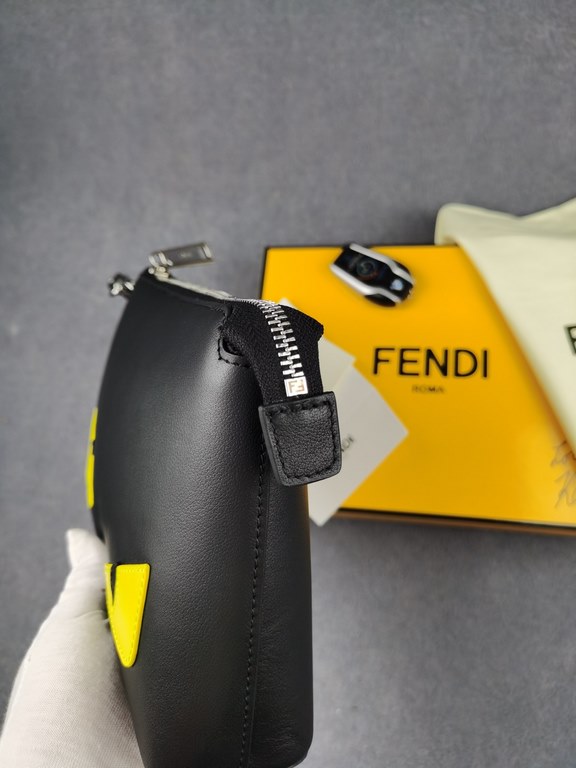 Brand FENDIStyle 9216 YellowItem No. 9216Color black   lemon yellowMaterial imported nappa leatherSize 2616.56Fenjia new light fluorescent yellow eyes thick section leather cow clutch bag, large capacity, decorated with 