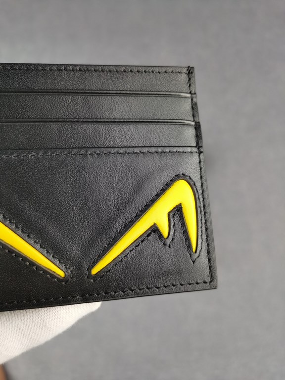 Brand FENDI FendiStyle Yellow F Card CaseItem No. 2020568Color black   lemon yellowMaterial imported nappa cowhide leatherSize 10.59FENDI short clip card bag Introduction 20 years of spring and summer of the latest handb