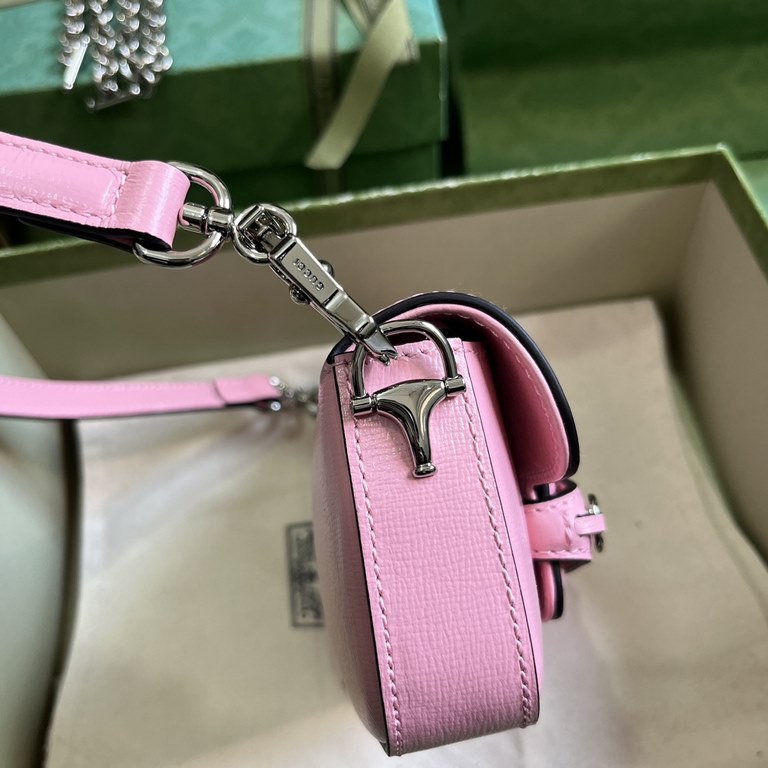 .   With a full set of original green box packaging  Gucci Horsebit 1955 Collection Mini Shoulder Bag. The brand honors the 70th anniversary of the horsebit accessory with a fresh take on the iconic design and silhouette