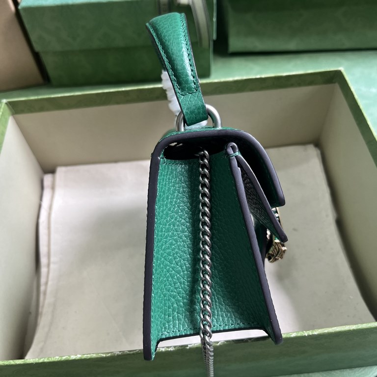 .   with a full set of original green box packaging  Dionysus series mini handbag.CAOGN 11552023 early fall collection of the Dionysus series of handbags to the interpretation of the mini shape, green leather craftsmansh