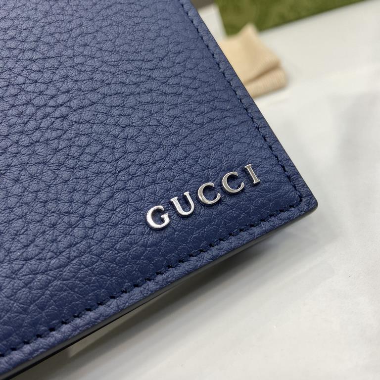 .   With a full set of original green box packaging   decorated with Gucci logo bifold wallet. The men's everyday accessory collection is made of classic blue leather, and the Early Spring 2024 collection features a new 