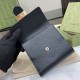 .  With a full set of original green box packaging GG wrestling cowhide short wallet, this leather wallet is crafted with a new interpretation of the GG motif from the Early Fall 2020 collection. GG leather is soft and s