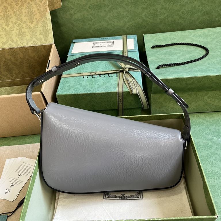 .   With a full set of original green box packaging  Gucci Horsebit 1955 series small shoulder bag. For the 70th anniversary of the iconic horsebit accessory, the brand has revitalized its collection with a blend of func