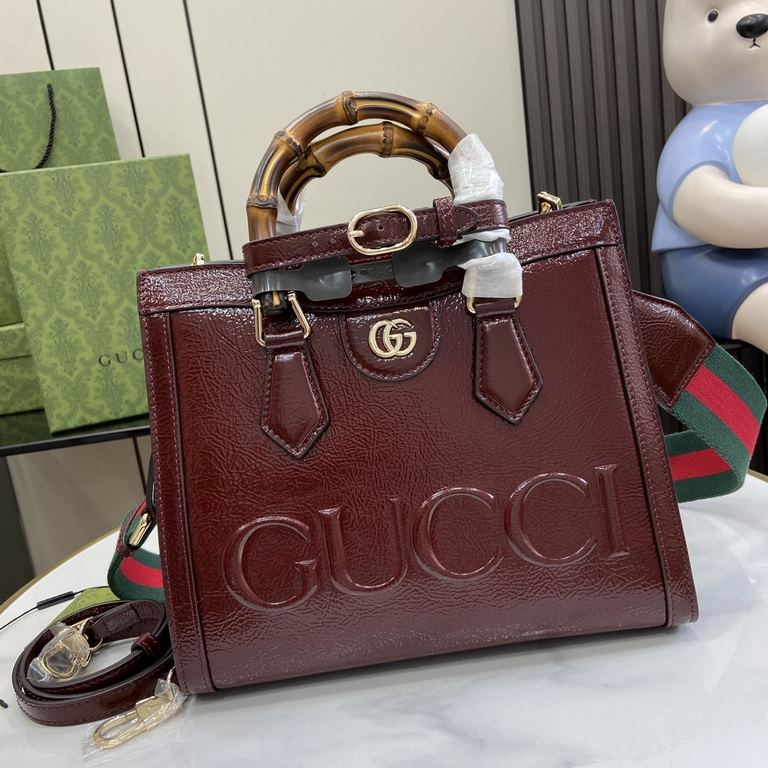 .   with a full set of original green box packaging   [New] Gucci Diana series small tote bag, burgundy color tone for the Gucci Diana series of stylized strong bag single injected a soft breath, and bamboo handle and we