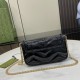 .   with a full set of original green box packaging   [New] GG Marmont series of ultra-mini handbags. The same-tone double-G accessory design infuses the brand's modern style with a traditional essence, bringing timeless