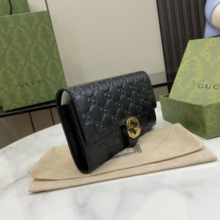 .  With a full set of original green box packaging GG Embossed G Cowhide Long Wallet, this leather wallet is crafted with a new interpretation of the GG motif from the Early Fall 2020 collection.The GG leather is soft an