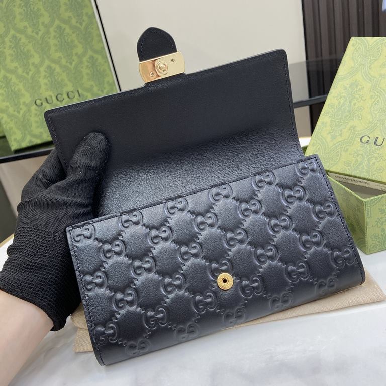 .  With a full set of original green box packaging GG Embossed G Cowhide Long Wallet, this leather wallet is crafted with a new interpretation of the GG motif from the Early Fall 2020 collection.The GG leather is soft an