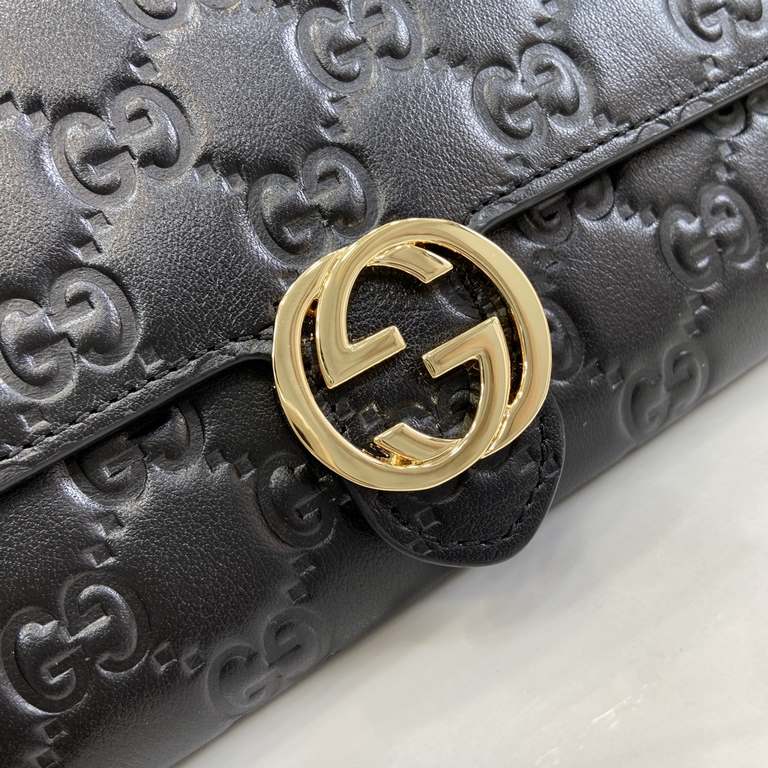 .  With a full set of original green box packaging GG Embossed G Cowhide Long Wallet, this leather wallet is crafted with a new interpretation of the GG motif from the Early Fall 2020 collection.The GG leather is soft an