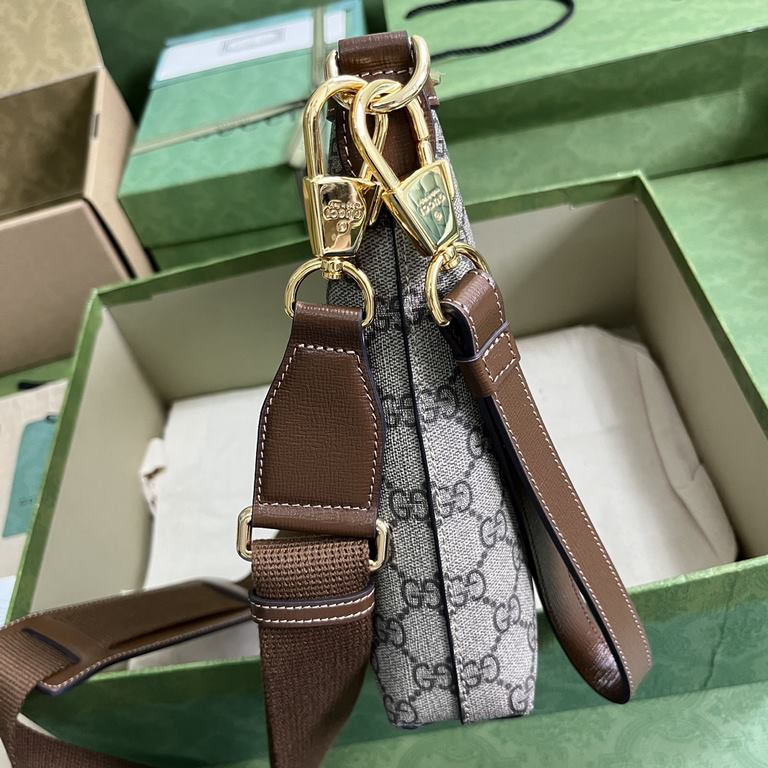 .   with full original green box packaging   interlocking double G messenger bag.Drawing on vintage travel inspiration, the brown GG Supreme canvas luggage from Gucci's latest collection pays homage to Mr. Guccio Gucci's