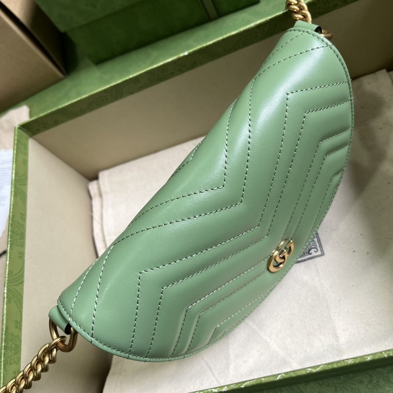 .  With full original green box packaging New Gucci   Style DTDHT 9022.Double G hardware brings the past into the House's present with the idea that a treasured closet is rich with items that can be worn season after sea