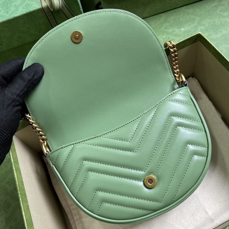 .  With full original green box packaging New Gucci   Style DTDHT 9022.Double G hardware brings the past into the House's present with the idea that a treasured closet is rich with items that can be worn season after sea