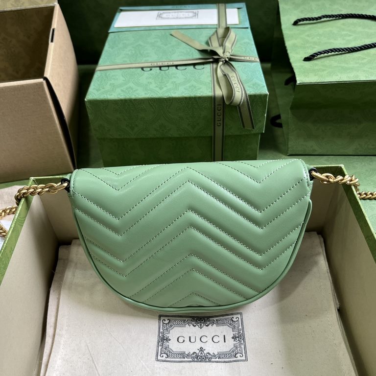 .  With full original green box packaging New Gucci   Style DTDHT 9022.Double G hardware brings the past into the House's present with the idea that a treasured closet is rich with items that can be worn season after sea