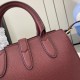 .   with a full set of original green box packaging   [New] Gucci Jackie series small tote bag. Jackie series launched a new small tote bag, charming interpretation of elegance and charm and exquisite style. This single 