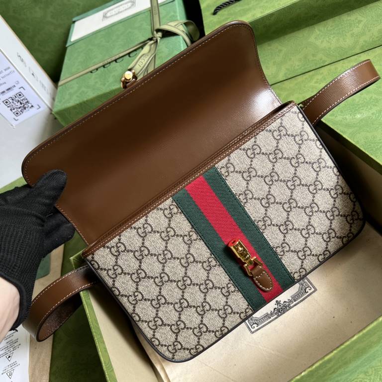 .  With a full set of original green packaging Jackie 1961 Collection Fanny Pack  In the Gucci Love March collection, the Jackie 1961 collection continues to be refreshed with a variety of travel accessories. Crafted fro