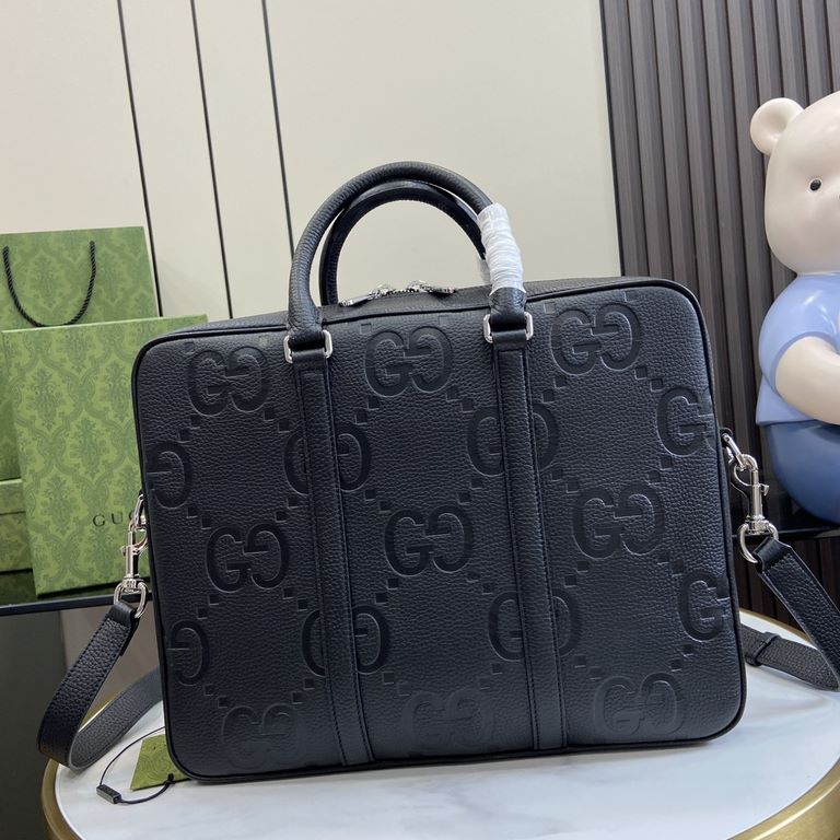 .   With a full set of original green box packaging   [New] Super Double G Briefcase. The Super Double G continues to reinterpret the brand's logo in a larger version, making a splash in the new collection. The iconic cl