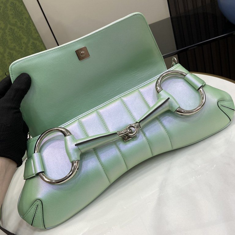 .   with a full set of original green box packaging   [New] Gucci Horsebit Chain series of medium-sized shoulder bag. Gucci reinterpretation of the brand's classic elements, the classic design and fashionable creativity 