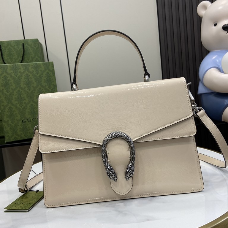 .  With full set of original green box packaging [New] GG Dionysus Collection Medium Tote Bag.Gucci's Creative Director Sabato de Sarno creates a new masterpiece for the classic Dionysus collection. This handbag is craft