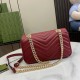 .   with full set of original green box packaging   [New] GG Marmont series quilted mini handbag. This GG Marmont collection mini handbag is made of highly recognizable shape, neutral burgundy quilted V-shaped leather, s