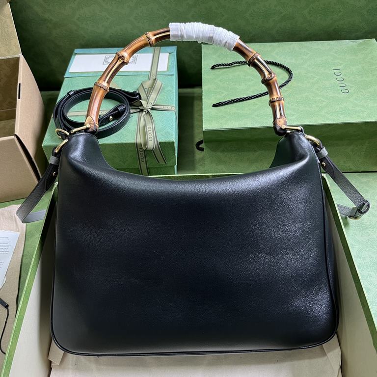 .   With full original green box packaging  Gucci Diana Collection Large Shoulder Backpack. This medium shoulder bag combines two of the brand's most recognizable elements - the bamboo handle and the double G - to give t