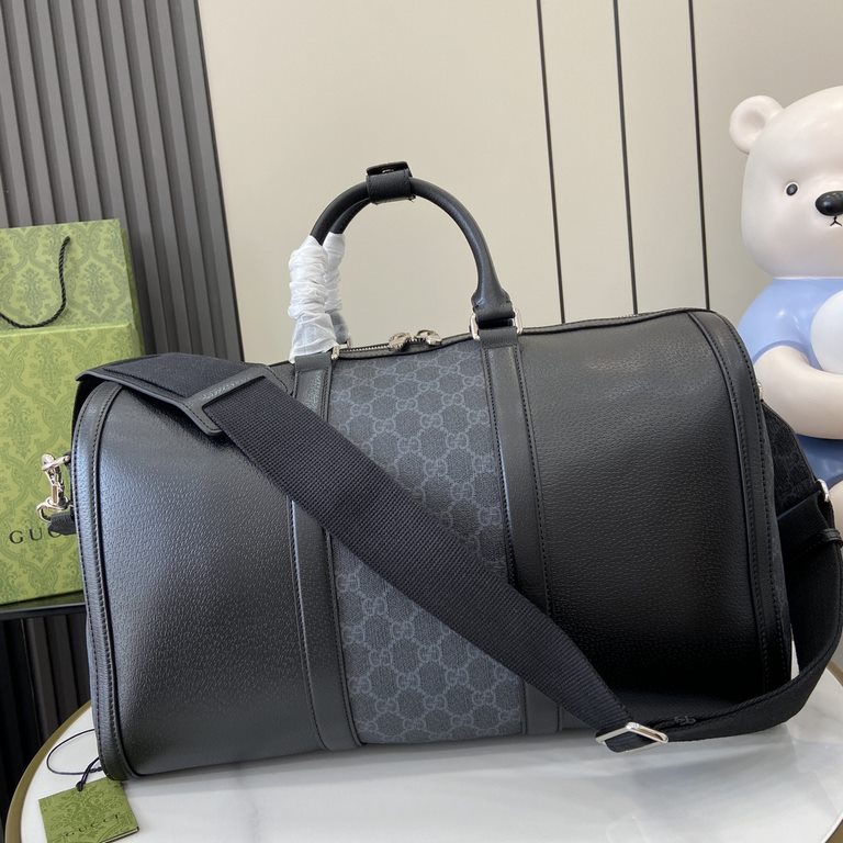 .   with a full set of original green gift bag   [New] GG medium travel bag. Classic materials continue to inspire Gucci's creative vision, and for the Early Fall 2024 collection, GG Supreme canvas is paired with leather