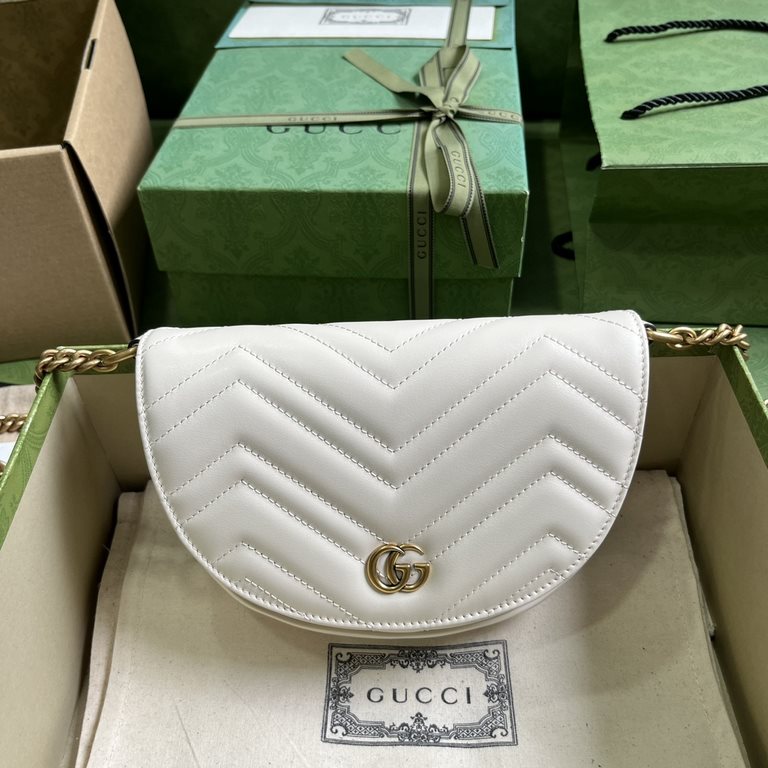 .  With full original green box packaging New Gucci   Style DTDHT 9022.Double G hardware brings the past into the House's present with the idea that a treasured closet is rich with items that can be worn season after sea