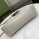 .   with a full set of original green box packaging   original leather [New] GG Marmont series quilted mini handbag. This GG Marmont series mini handbag is made of highly recognizable shape, neutral light beige quilted V