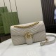 .   with a full set of original green box packaging   original leather [New] GG Marmont series quilted mini handbag. This GG Marmont series mini handbag is made of highly recognizable shape, neutral light beige quilted V