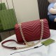 .   with a full set of original green box packaging   original leather [New] GG Marmont series quilted mini handbag. This GG Marmont series mini handbag is made of highly recognizable shape, neutral burgundy quilted V-sh