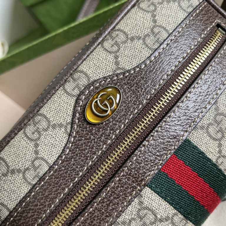 .  With full set of original green packaging Gucci meo vintage crossbody bag, the mini bag stands out in the Infinity Overture collection, infusing the essence of modern design in a vintage grunge setting. The mini bag i