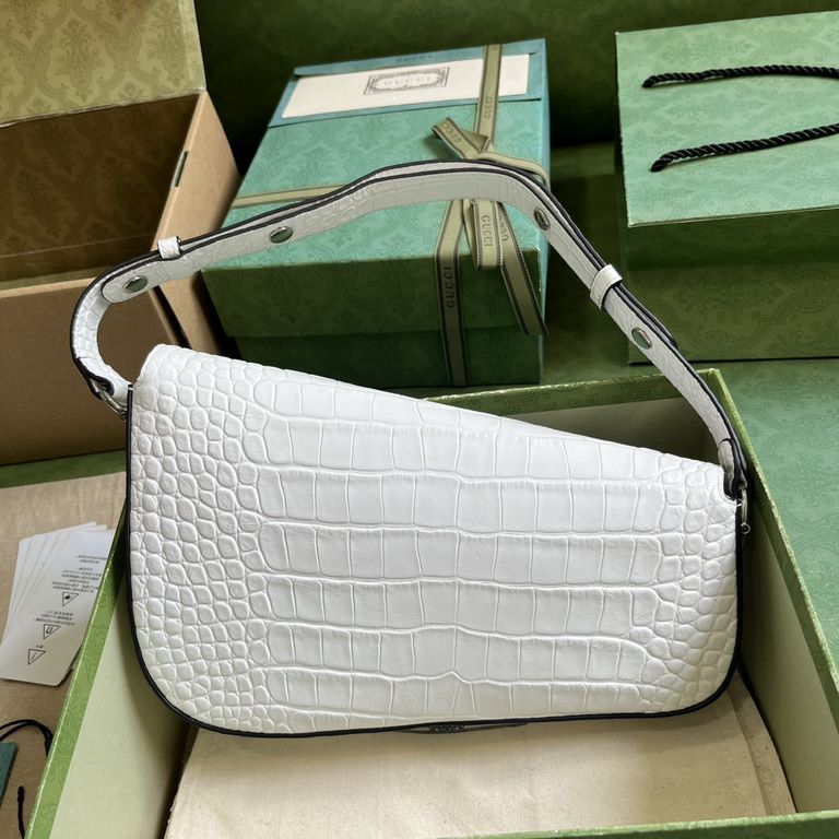 .   With a full set of original green box packaging  Gucci Horsebit 1955 series small shoulder bag. For the 70th anniversary of the iconic horsebit accessory, the brand has revitalized its collection with a blend of func