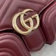 .   with a full set of original green box packaging   [New] GG Marmont series small multi-pocket bag. GG Marmont series continues to blend innovative materials and artisanal design, the quilted V-shaped leather interpret