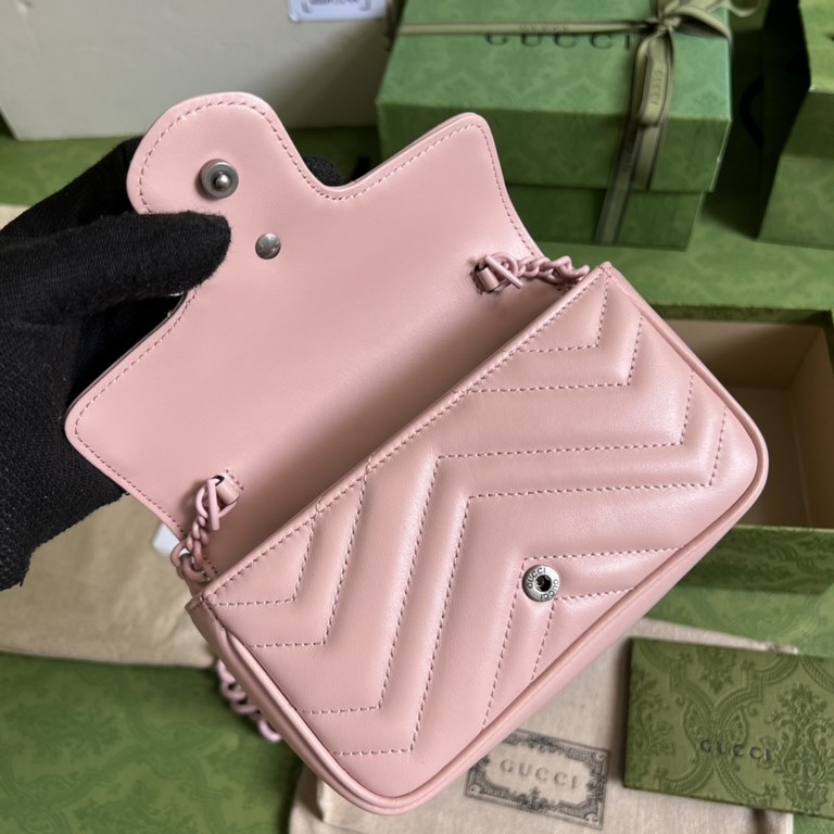 .   Comes with a full set of original green box packaging  GG  Marmont Chain Macaroon Collection Pink Mini Handbag with keychain can be used to attach this bag to another larger handbag. Featuring a rather structured sof