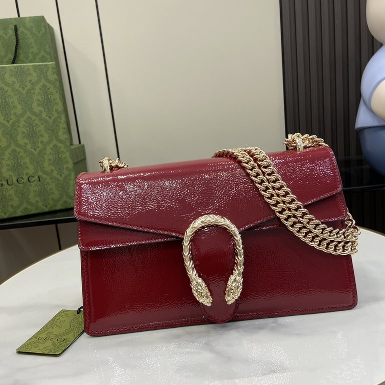 .   with a full set of original green box packaging   [New] GG Dionysus Series Small Shoulder Backpack.Gucci Creative Director Sabato de Sarno chose a soft deconstructed design to reinterpret the classic Dionysus Series 