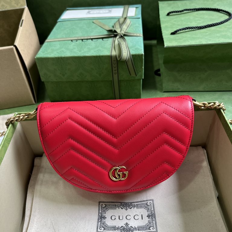 .  With full original green box packaging New Gucci   Style DTDHT 9022.Double G hardware brings the past into the House's present with the idea that a treasured closet is rich with items that can be worn season after sea