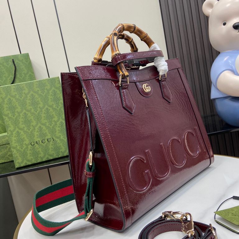 .   with a full set of original green box packaging   [New] GG   Original Leather Bamboo Large Handbag Gucci's Aria - Aria of Fashion collection utilizes a modern approach to reinterpret classic elements. Bamboo is one o