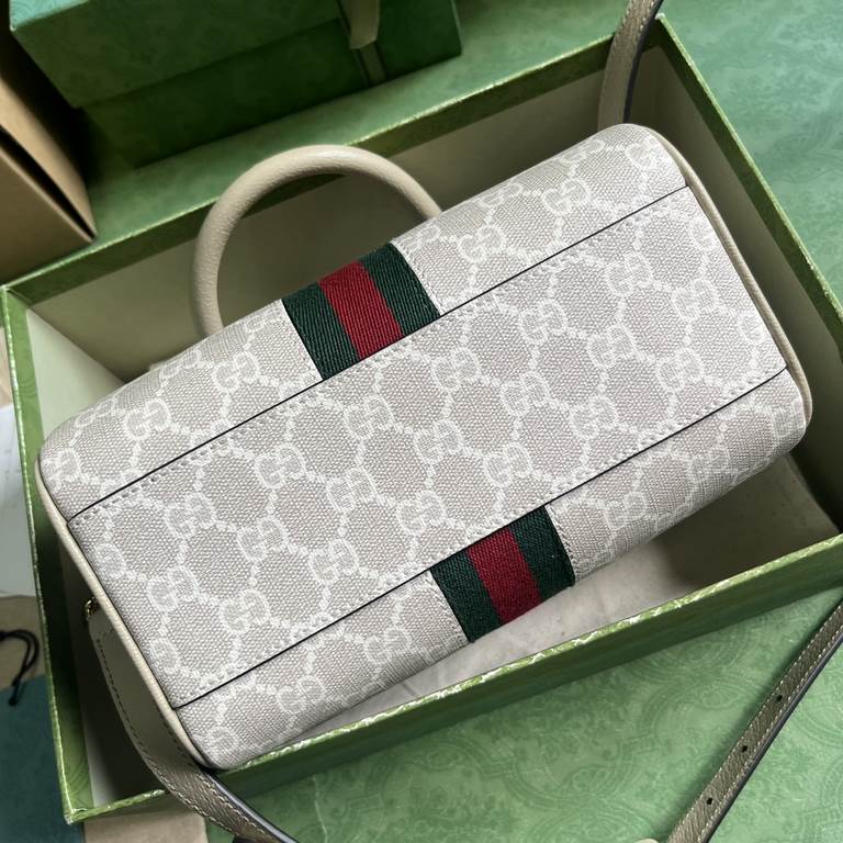 .   With a full set of original green box packaging  Ophidia Collection GG Mini Tote Bag. An iconic piece of the brand, GG Supreme canvas has become a signature fabric in the world of Gucci design. The fabric has been fe