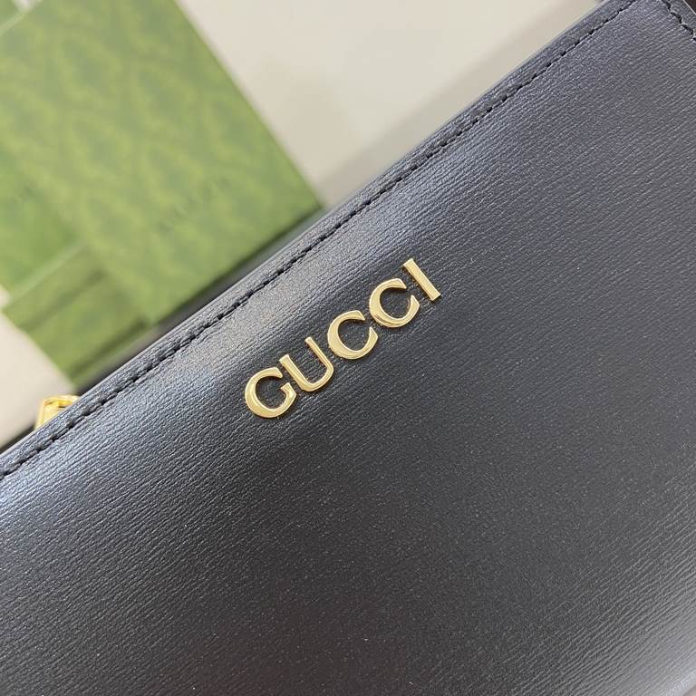 .   Comes with a full set of original green box packaging   Decorated with handwritten Gucci logo full zipper wallet. Each season, classic pieces and designs are reinterpreted through the Gucci lens, with fine fabrics an