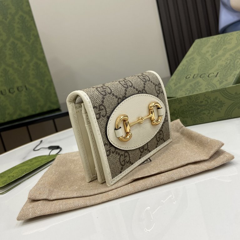 .   Comes with a full set of original green box packaging  Gucci Horsebit 1955 Collection Card Case. New to the Early Fall 2020 collection is this Gucci Horsebit 1955 Collection card bag made from GG Supreme canvas and w