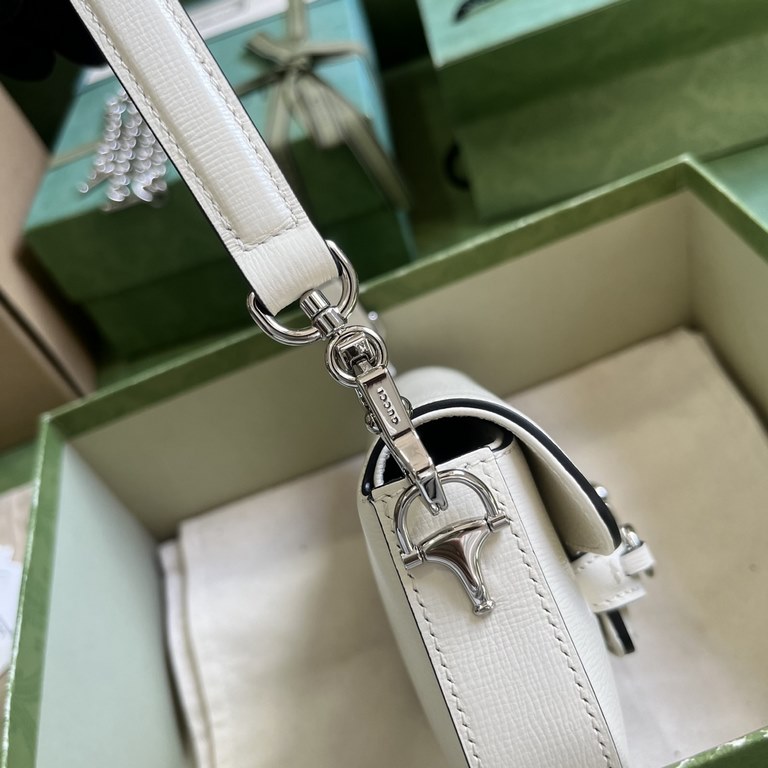 .   With a full set of original green box packaging  Gucci Horsebit 1955 Collection Mini Shoulder Bag. The brand honors the 70th anniversary of the horsebit accessory with a fresh take on the iconic design and silhouette