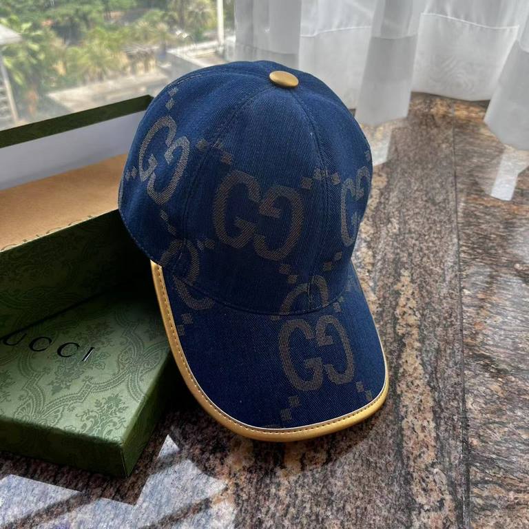 With packaging cloth bag, Gucci Gucci new original single baseball cap, large double G, counter 11 open mold ordering, perfect pair of flowers, the original canvas fabric   head layer cowhide, lightweight and breathable!