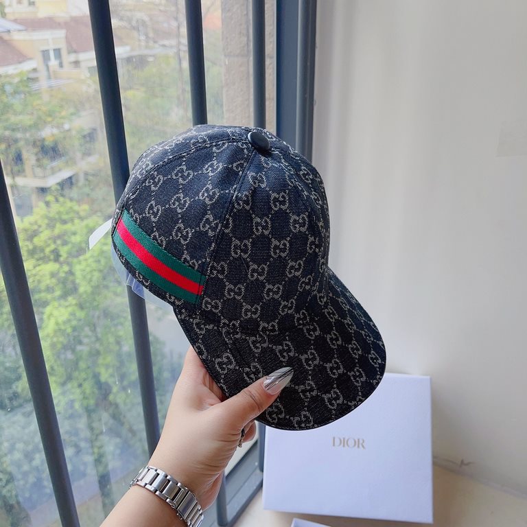 Gucci New Jacquard Letter Baseball CapClassic jacquard letters, never die of fashion!Ins bloggers concave modeling small single product