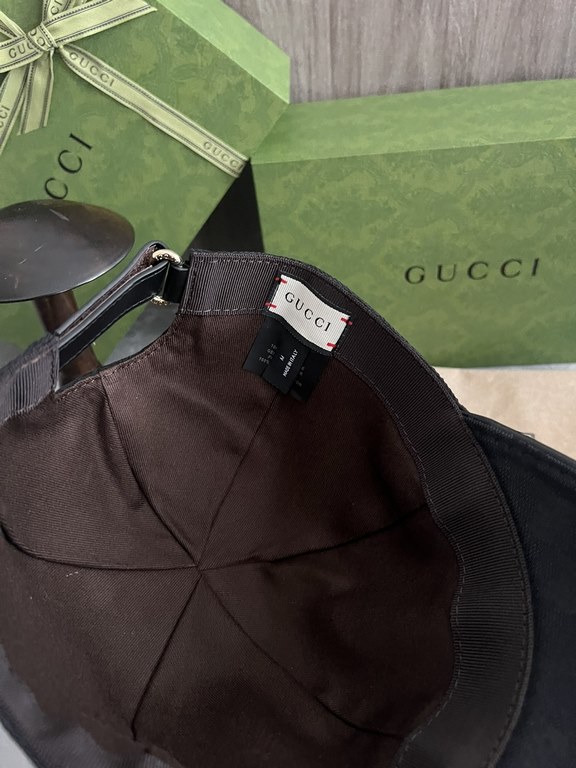 Special GUCCI original customized 11 open mold custom cowboy hat both the brand's traditional luxury connotation and modern streetwear aesthetics to show the design personality of the spring and summer series The cap is 